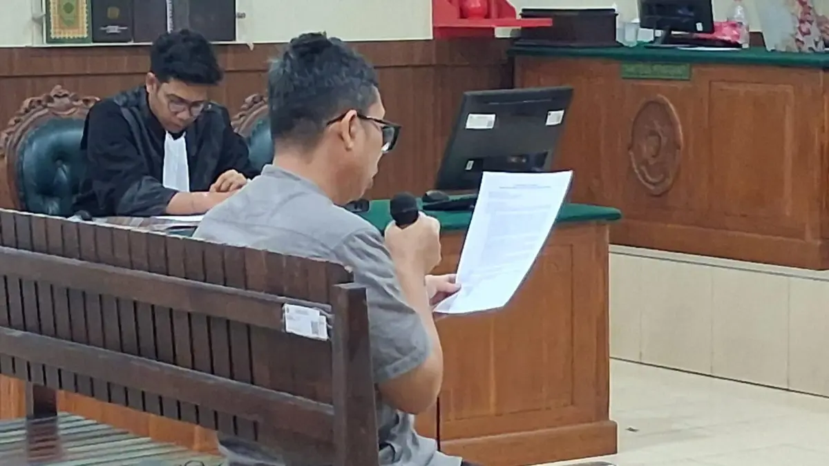 Ahyanul Mijahidin saat sidang di Pengadilan Tipikor Palangka Raya.(Agus Pramono/kaltengpos.jawapos.com)