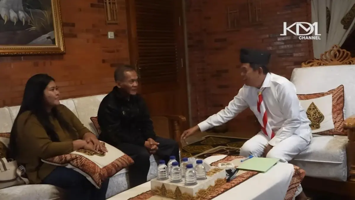 KDM bertemu ayah dan kakak dari Yusvita.(YouTube)