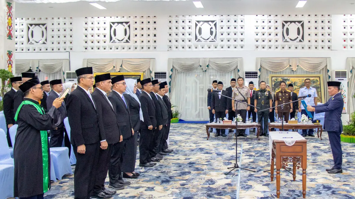 Pengambilan sumpah janji jabatan pejabat baru Pemprov Kalteng.(Humas)