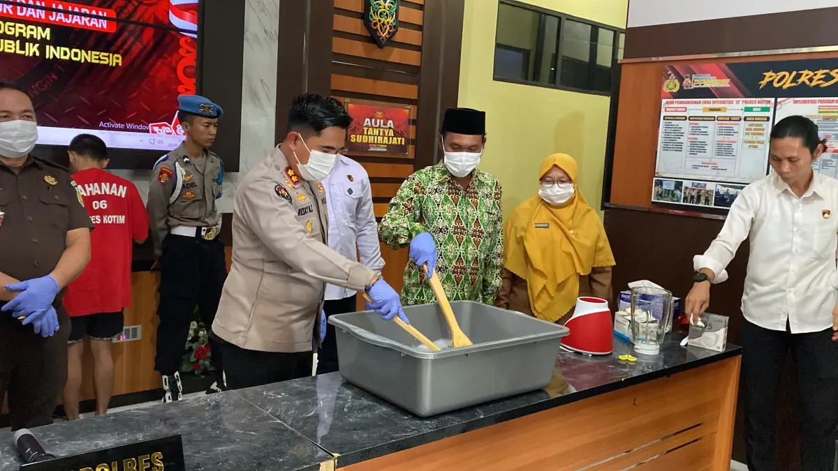 Pemusnahan narkoba oleh Polres Kotim.(Miftah/kaltengpos.jawapos.com)