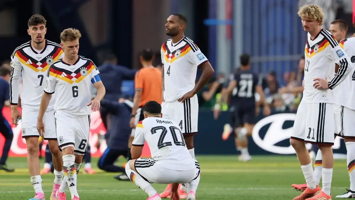 Salah satu tim favorit juara, Jerman harus tersingkit lebih awal dari pentas Piala Dunia FIFA 2026 usai kalah adu penalti melawan tim asal benua Amerika, Paraguay. Dengan hasil tersebut, Tim Panzer menorehkan catatan buruk untuk tiga edisi piala dunia berturut-turut. (Sumber: Pic/AFP)