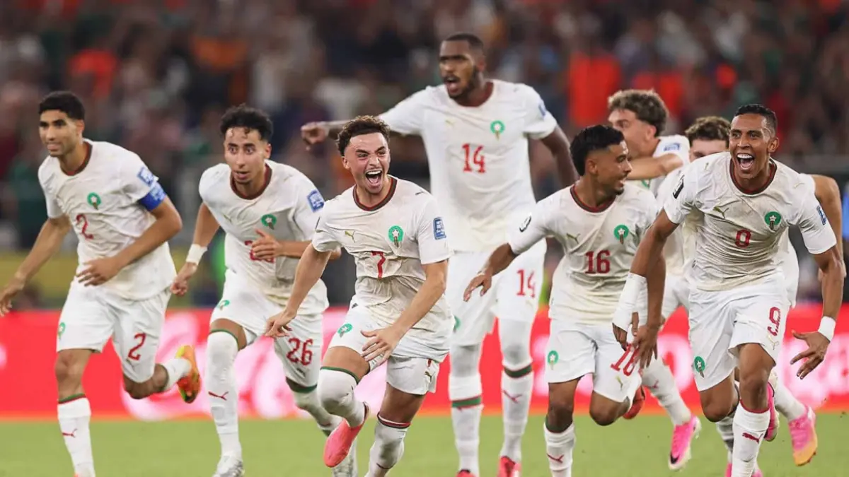 Timnas Maroko sukses mengamankan satu tiket ke babak 16 Besar Piala Dunia FIFA 2026 usai menyingkirkan tim kuat Belanda melalui drama adu penalty dalam laga yang berlangsung di Boston, Amerika Serikat, Selasa (30/6/2026) pagi WIB. (Sumber: Getty Images) 