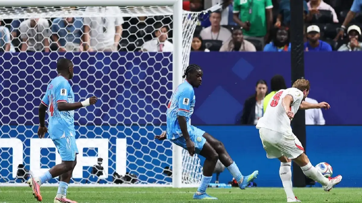 Harry Kane mencetak gol kedua Inggris. Satu tiket babak 16 besar Piala Dunia FIFA 2026 telah disegel The Three Lions usai meraih kemenangan tipis 2-1 atas RD Kongo dalam laga yang berlangsung di Stadion Atlanta, Amerika Serikat, Rabu (1/7/2026) malam WIB. Inggris akan berhadapan dengan Meksiko di laga selanjutnya. (Sumber: Darrian Traynor/Getty Images)
