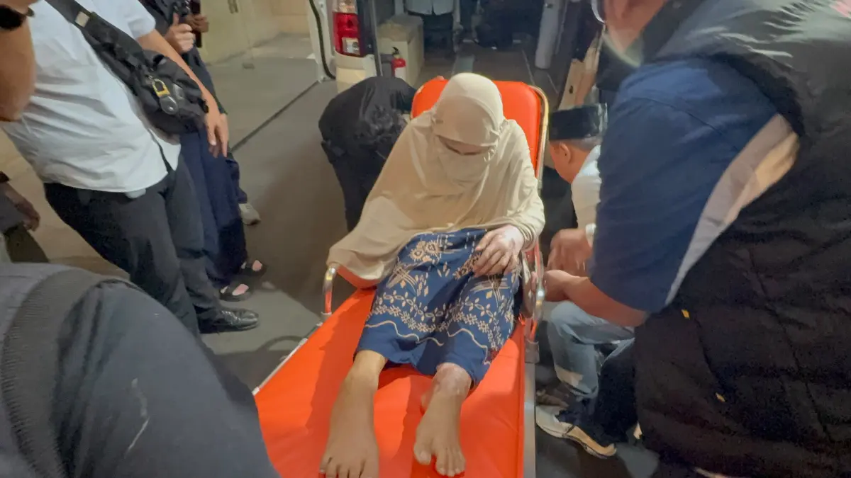 Perempuan korban penganiayaan oknum polisi.(Disway)