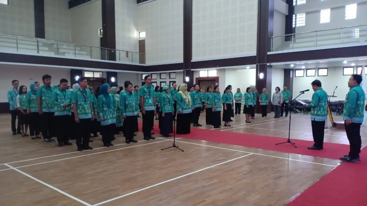 Sebanyak 50 orang pengelola baru Poltekkes Kemenkes Palangka Raya periode 2026-2030 dilantik, Jumat (3/7/2026). FOTO ISMAIL/KALTENGPOS.JAWAPOS.COM