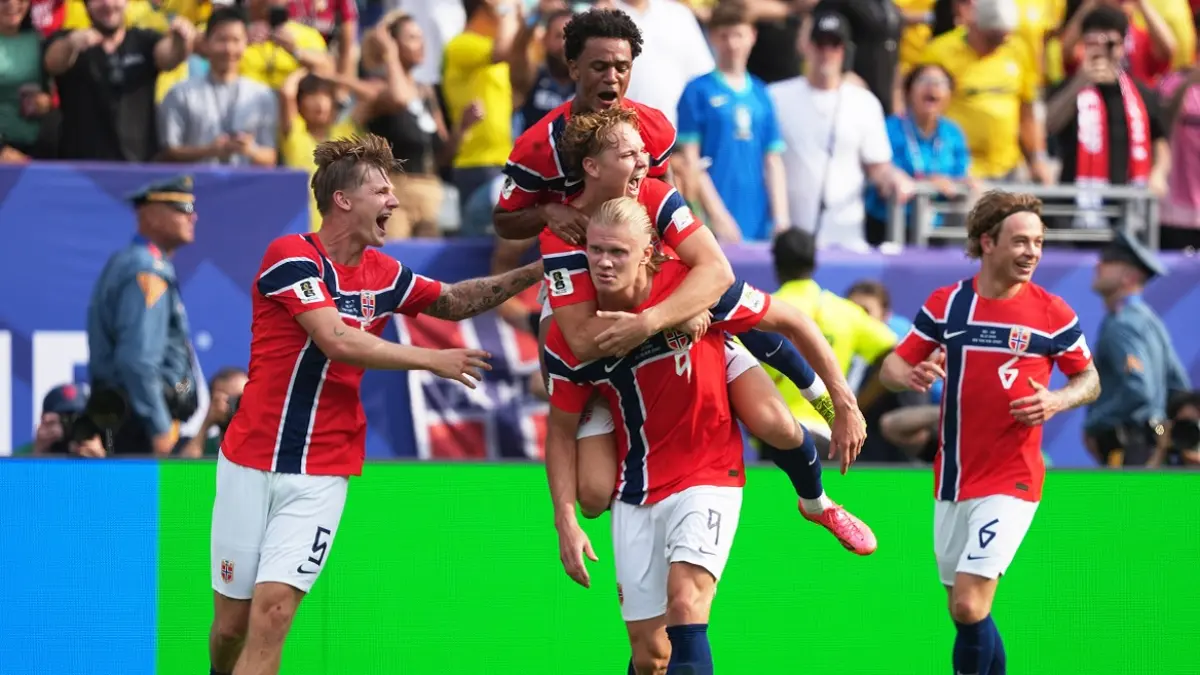 Selebrasi Haaland usai cetak gol. Timnas Norwegia sukses menyingkirkan Brasil di babak 16 besar Piala Dunia FIFA 2026 usai menang dengan skor 2-1 dalam laga yang berlangsung di Stadion MetLife, New Jersey, Amerika Serikat, Senin (6/7/2026) dini hari WIB. (Sumber: Reuters)