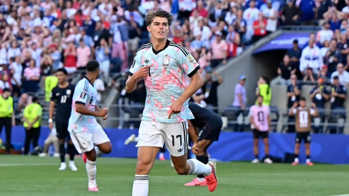 Timnas Belgia sukses mengamankan satu tiket perempat final usai menang 4-1 atas tim tuan rumah Amerika Serikat di Stadion Seattle, Selasa (7/7/2026) pagi WIB. Charles De Ketelaere tampil gemilang dengan brace yang dicetaknya. (Sumber: Imagn Images/Steven Bisig)  