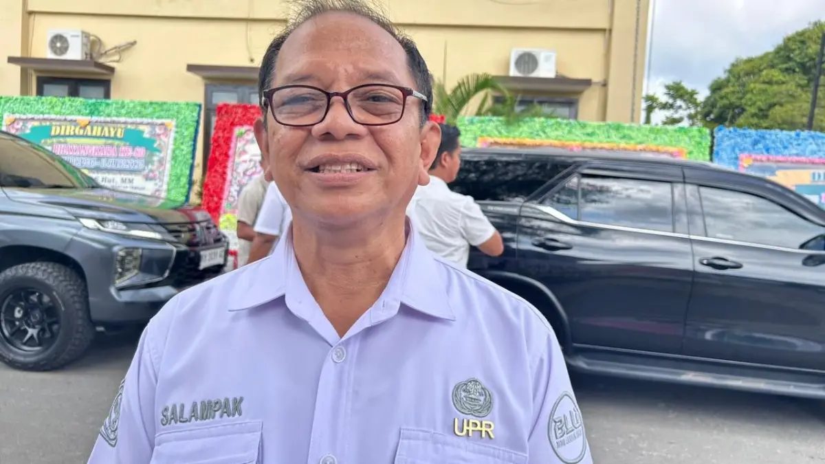 Rektor Universitas Palangka Raya (UPR), Prof Salampak