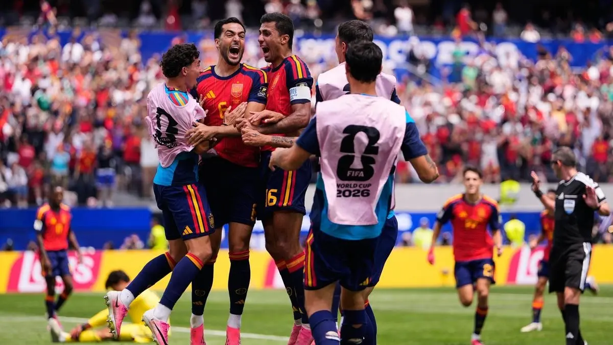 Timnas Spanyol akan berjumpa Prancis di babak semifinal Piala Dunia FIFA 2026 usai menghentikan perlawanan Belgia di babak perempat final. Pertemuan dua tim favorit juara ini menjadi ulangan semifinal Euro 2024 lalu. (Sumber: Reuters)