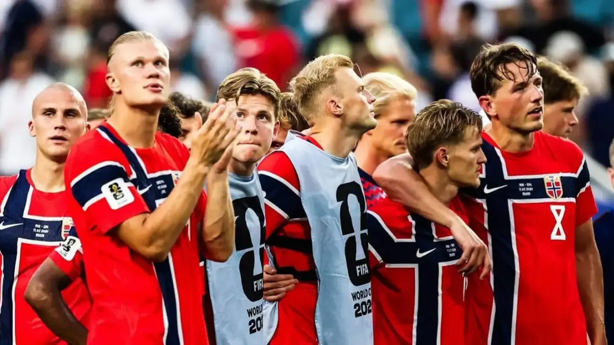 Berakhir sudah mimpi besar Timnas Norwegia untuk bisa mengangkat trofi Piala Dunia 2026 usai takluk 1-2 dari Inggris pada babak perempat final yang digelar di Miami Stadium, Minggu (12/7/2026) dini hari WIB. (Sumber: @William Volcov/ZUMA Press Wire)