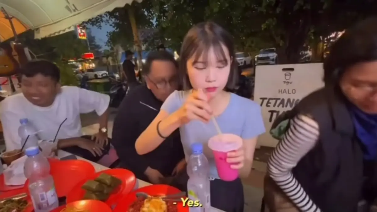 Tangkapan layar saat foof vlogger diduga dilecehkan.(YouTube)