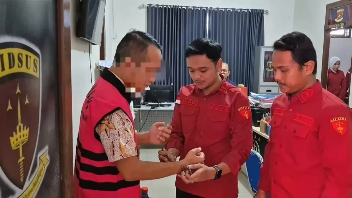 Mantan Direktur PDAM Katingan LB sebagai tersangka dugaan tindak pidana korupsi.(Kejari)