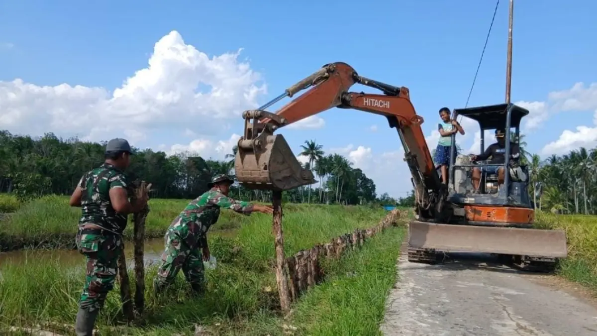 Satgas TMMD Reguler Ke-129 TA 2026 Kodim 1011/Kuala Kapuas terus menggenjot pengerjaan sasaran fisik, Rabu (pendam)