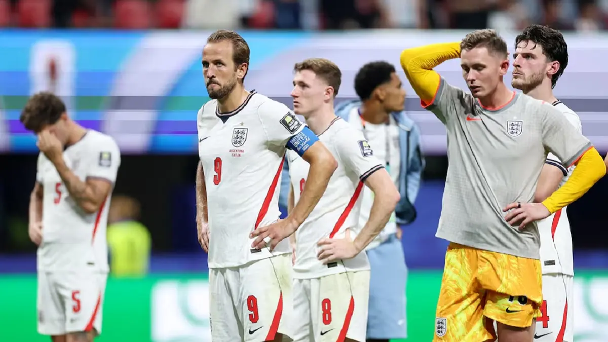 Timnas Inggris gagal melaju ke final Piala Dunia FIFA 2026 usai kalah 1-2 dari Argentina di di Atlanta, Kamis (16/7) dini hari WIB. Kane Cs akan berjumpa Prancis untuk memperebutkan posisi ketiga. (Sumber: REUTERS/Paul Childs)