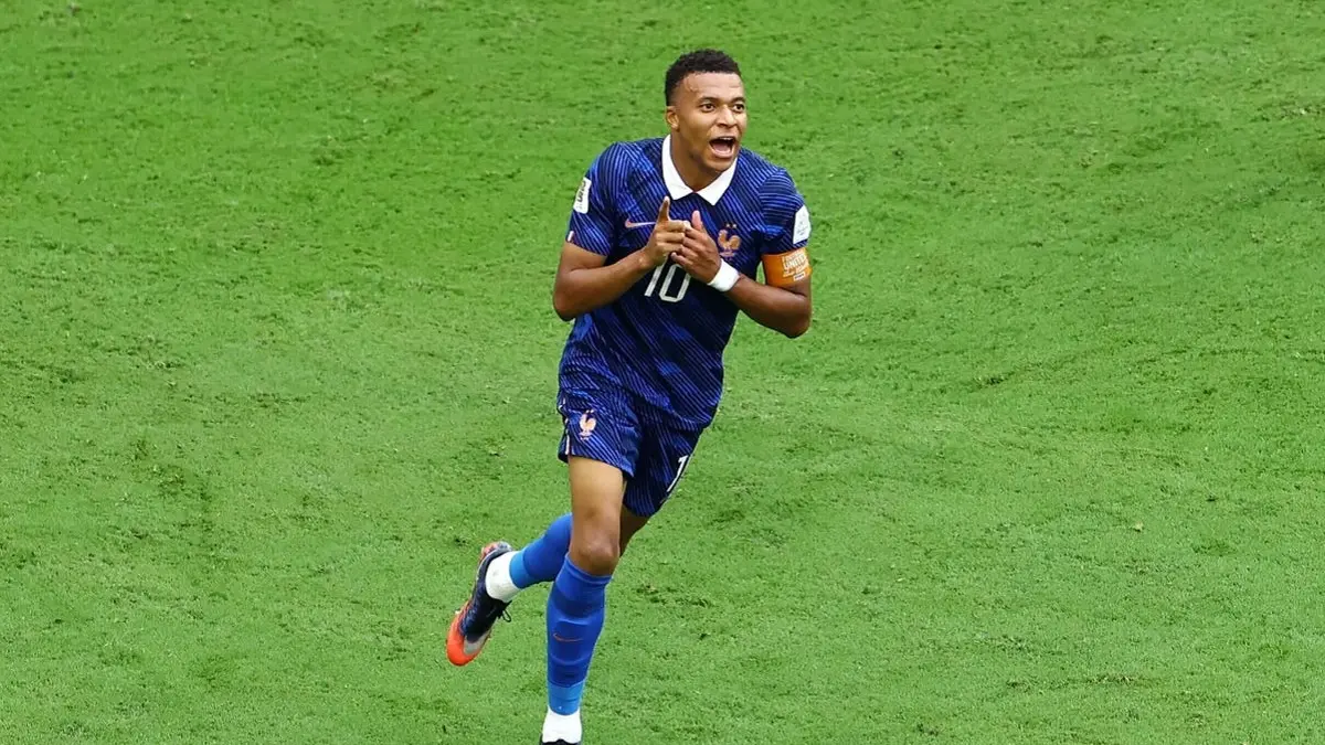 Penghargaan Sepatu Emas atau Golden Boot menjadi milik Kylian Mbappe usai menorehkan 10 gol sepanjang penampilannya di Piala Dunia FIFA 2026. (Sumber: Reuters/Marco Bello)