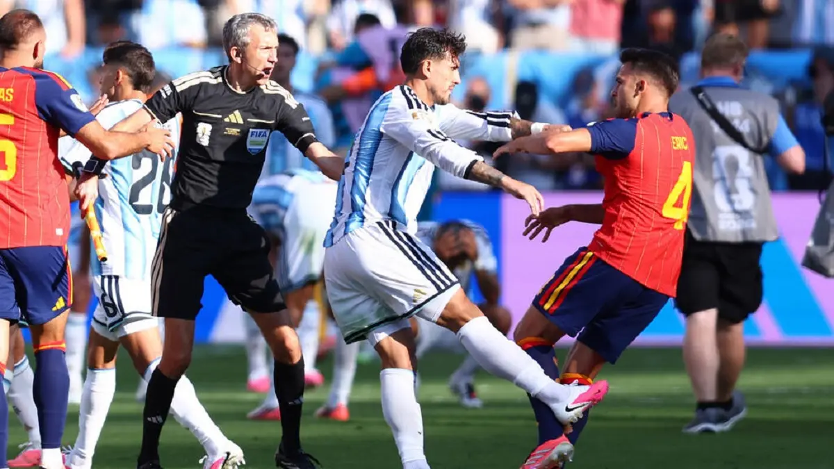 Keributan antarpemain terjadi usai laga final Piala Dunia FIFA 2026 antara Spanyol vs Argentina di New Jersey Stadium, Senin (20/7/2026) dini hari WIB. (Sumber: © IMAGO/Paul Terry)