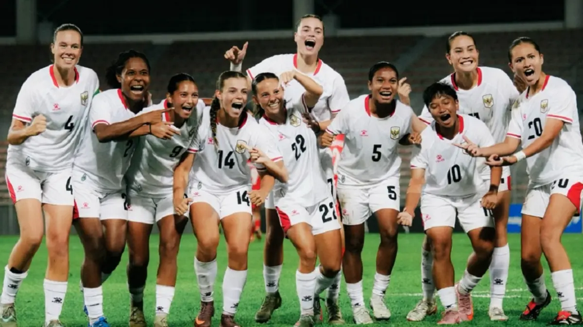 Timnas Putri Indonesia sukses mempertahankan gelar juara Piala AFF Wanita 2026 setelah mengalahkan Laos 5-0 di final. Garuda Pertiwi mencatatkan back-to-back champion dan menegaskan dominasinya di Asia Tenggara. (Sumber: Instagram @erickthohir)