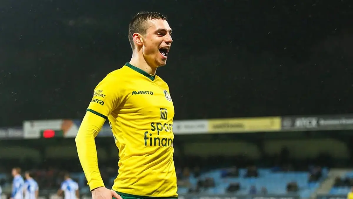 PSS Sleman resmi merekrut winger berpengalaman asal Makedonia Utara, Stefan Ashkovski. Eks pemain Fortuna Sittard dan Timnas Makedonia Utara itu diharapkan menjadi senjata baru Super Elang Jawa untuk menghadapi Liga Indonesia musim 2026/2027. (Sumber: Instagram @stefanaskovski)