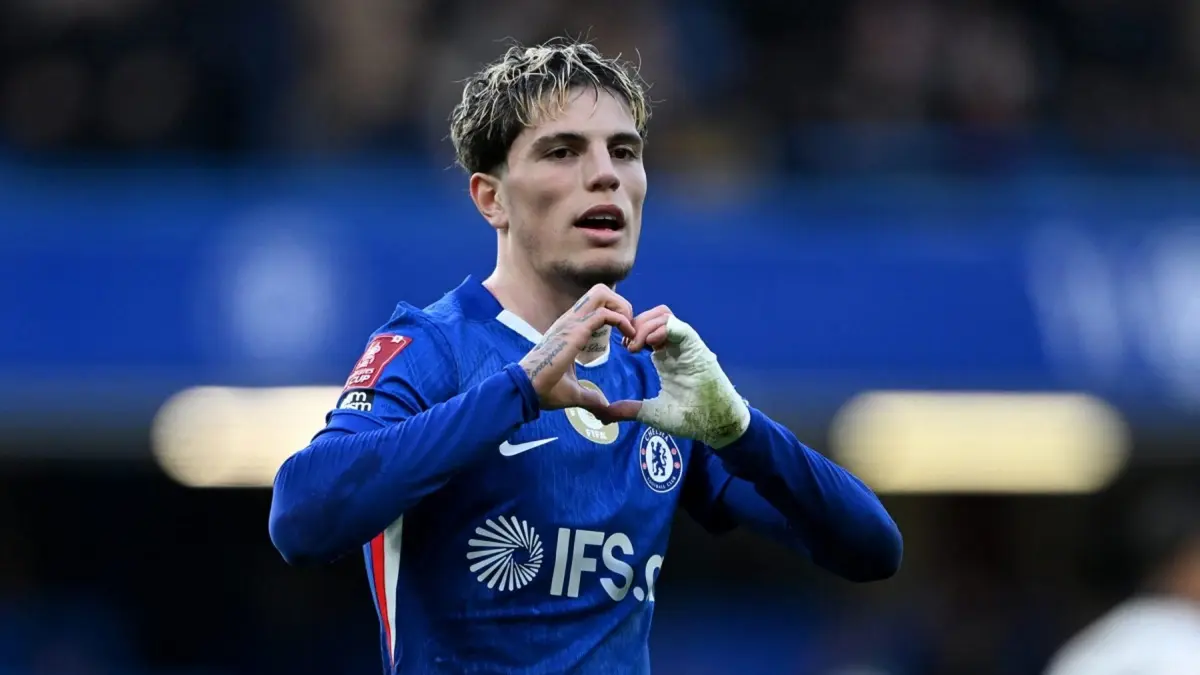 Alejandro Garnacho dikabarkan segera bergabung dengan Aston Villa dari Chelsea dengan status pinjaman. Villa memiliki kewajiban membeli permanen senilai 60 juta poundsterling jika klausul penampilan terpenuhi. (Sumber: Shaun Botterill/Getty Images)