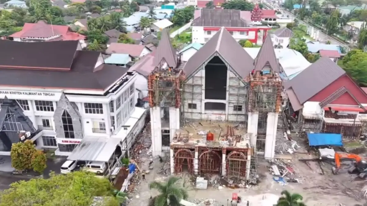Proses pembangunan Gereja Maranatha.(Instagram DPRD Kalteng)