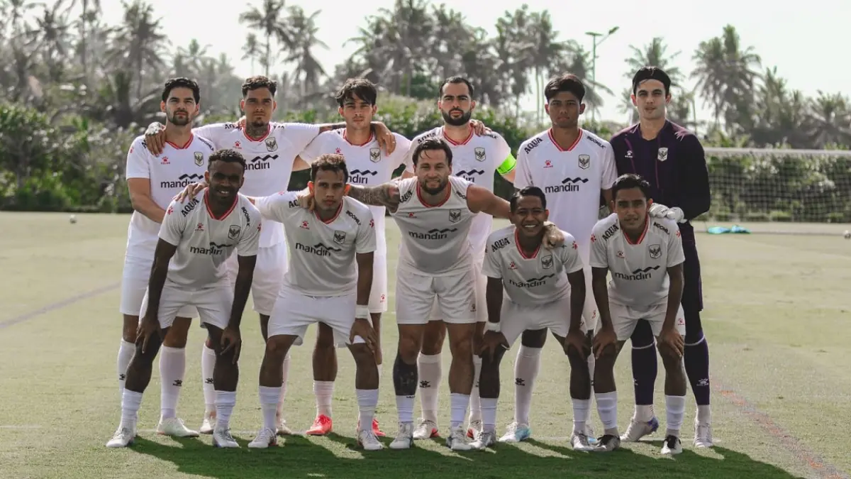 Timnas Indonesia resmi mengumumkan 26 pemain untuk Piala AFF 2026. John Herdman memadukan pemain senior, langganan timnas, dan wajah baru Mitchell Baker demi memburu gelar juara. (Sumber: Instagram @emiliaachmadi)