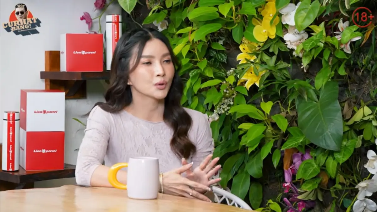 Sarwendah saat podcast di Densu.(YouTube)
