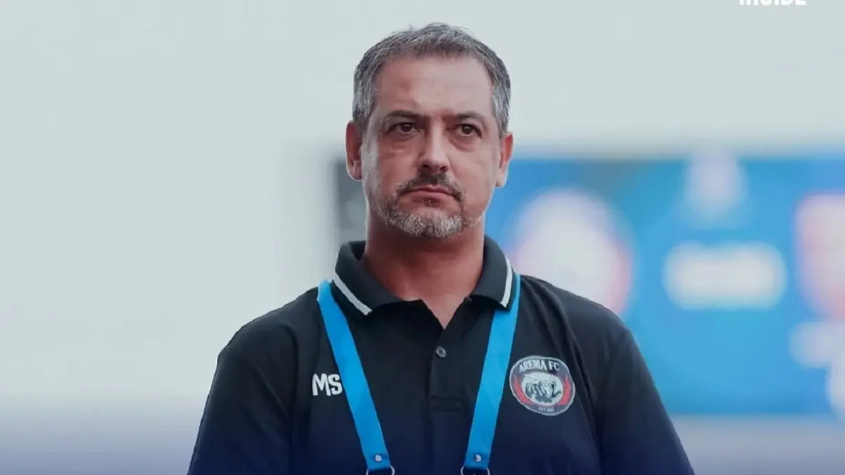 Jelang laga krusial menghadapi DPMM FC di Piala Presiden 2026, pelatih Arema FC Marcos Santos buka-bukaan mengenai persiapan dan kondisi timnya. (Sumber: Instagram @aremainside) 
