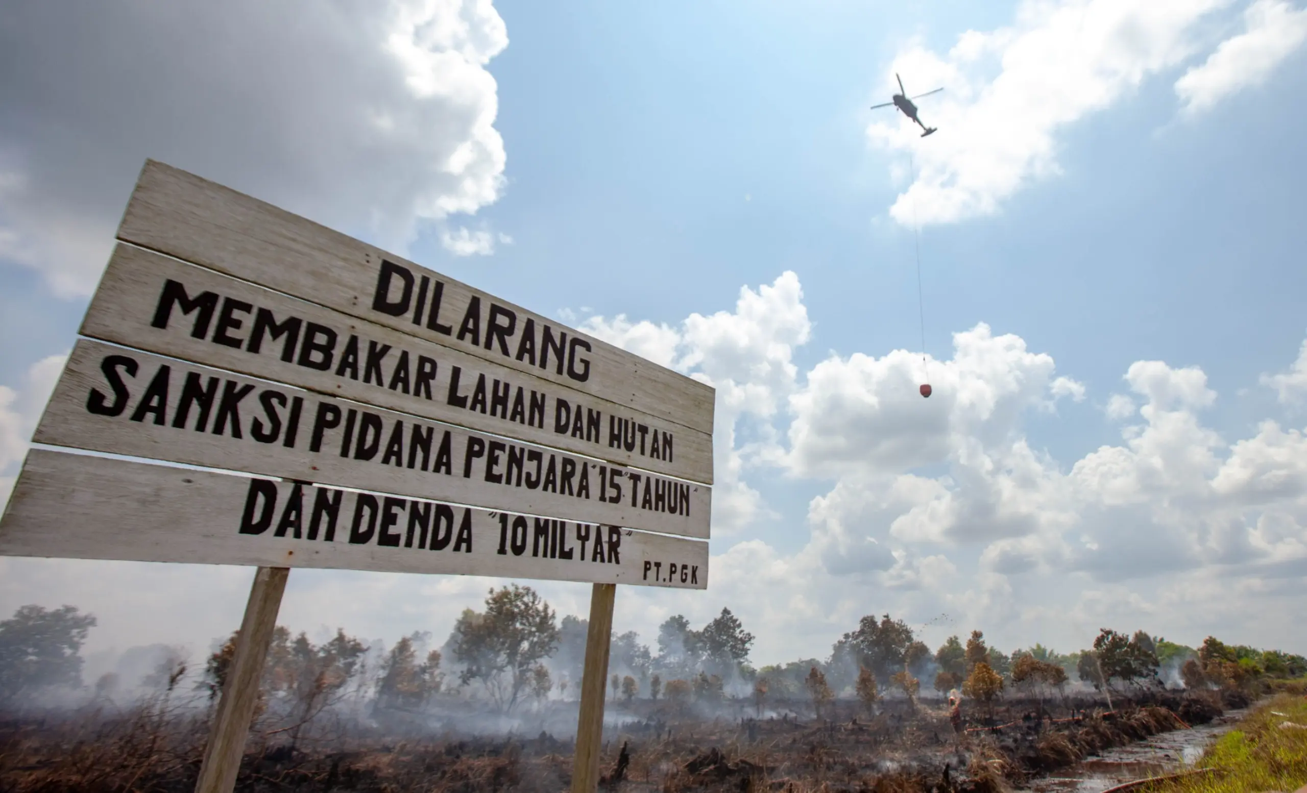 Pemadaman lahan di Tumbang Nusa. Arief Prathama/Kalteng Pos