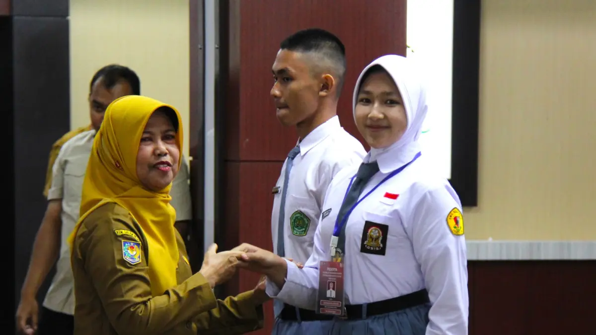Kepala BKD Kalteng Lisda Arriyana membuka dimulainya pemusatan Pendidikan dan pelatihan calon paskibraka di Aula Jayang Tingang I. (Arief Prathama/Kalteng Pos)
