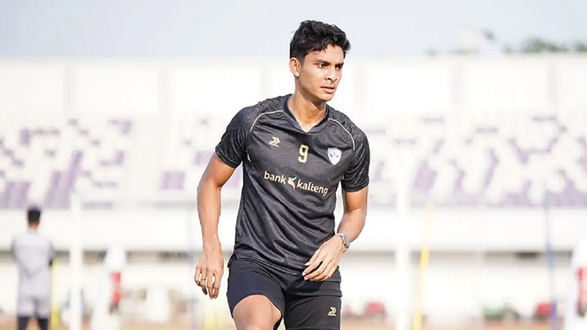 Isen Mulang Kalteng FC membuat gebrakan dengan mendatangkan Muhammad Ridwan. Mantan striker Semen Padang FC itu menjadi rekrutan terbaru jelang bergulirnya Super League 2026/2027. (Sumber: Instagram @isenmulangkaltengfc)