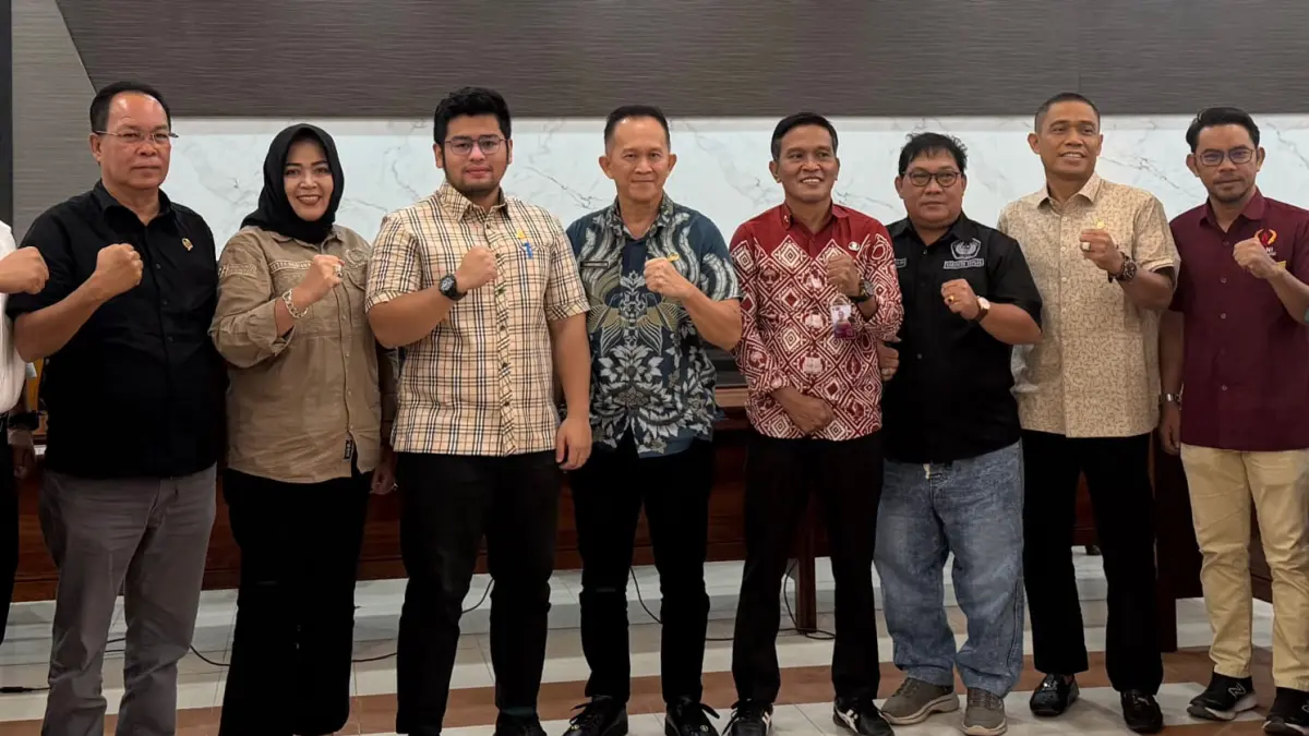 Komisi IV DPRD Kapuas bersama Disparbudpar dan KONI Kapuas setelah melakukan koordinasi.(Humas)