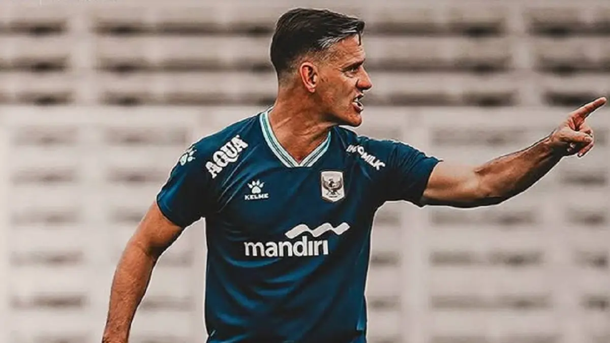 Usai gagal membawa Timnas Indonesia ke semifinal Piala AFF 2026, kini fokus John Herdman tertuju pada agenda FIFA ASEAN Cup 2026 yang dijadwalkan berlangsung pada September-Oktober mendatang. (Sumber: Instagram @fadraparklee)