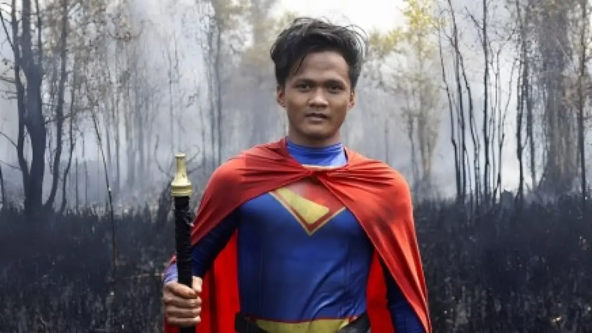 Rudiyansah, sang superman yang meuncul di tengah-tengah karhutla.(Instagram)
