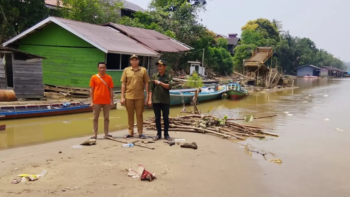 Beginilah kondisi sungai di Desa Sei Pinang yang surut.(Warga)