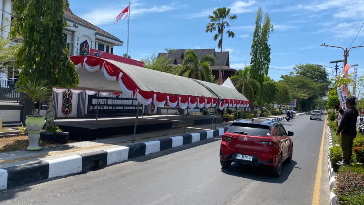 Panggung Pawai Pembangunan di Kotim sudah disiapkan.(Miftah/kaltengpos.jawapos.com)