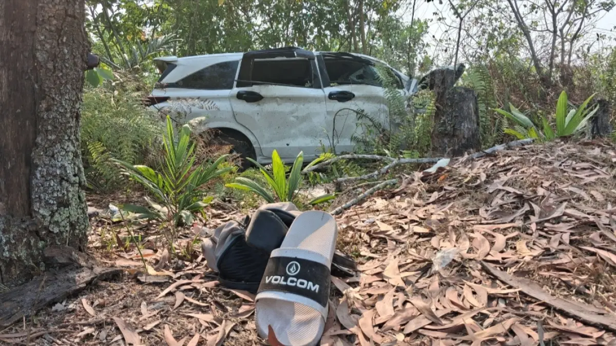Kondisi mobil kecelakaan menewaskan polisi dan pasutri.(Agus Pramono/Kaltengpos.jawapos.com)