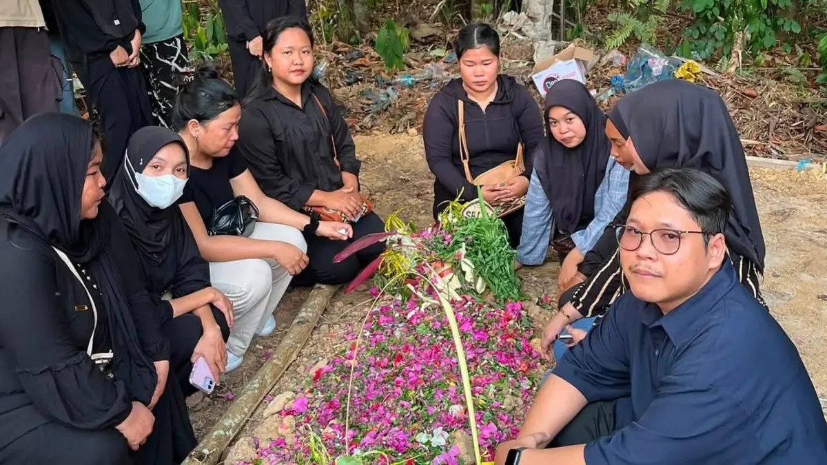 Pemakaman Selin, korban kecelakaan di Jalan Tjilik Riwut Km 18.(Facebook Evrisidea Kristin)