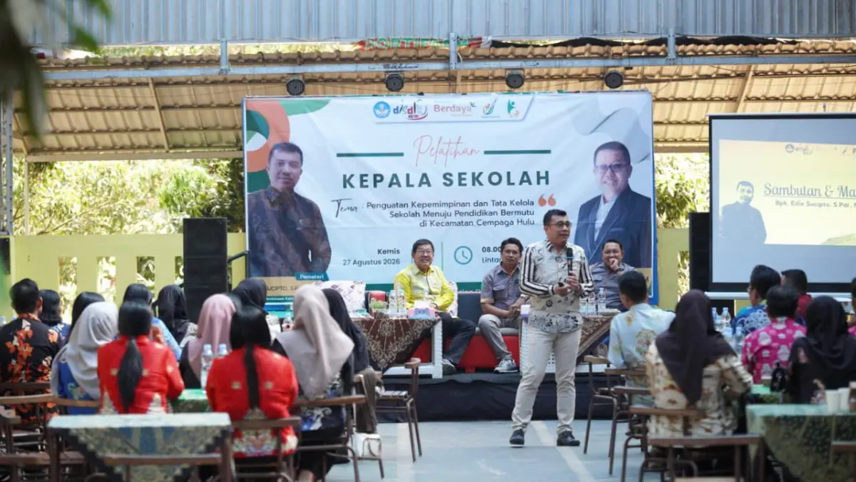 Kabid Pembinaan Ketenagaan Dinas Pendidikan Kotim, Edie Sucipto memberikan sambutan dalam pelatihan kepala sekolah yang digelar CSR PT BGA Region Pundu 3 & 4.(Humas)