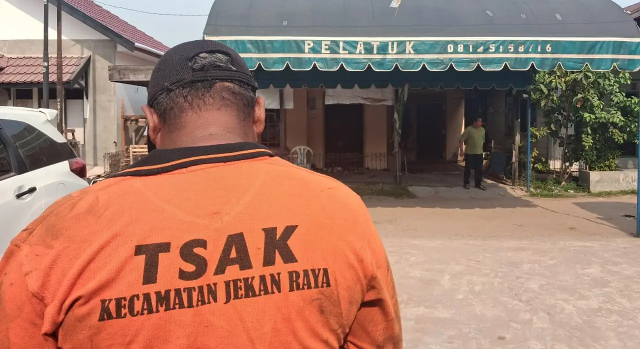 Suasana rumah duka di Jalan Mendawai VI. (Agus Pramono/kaltengpos.jawapos.com)