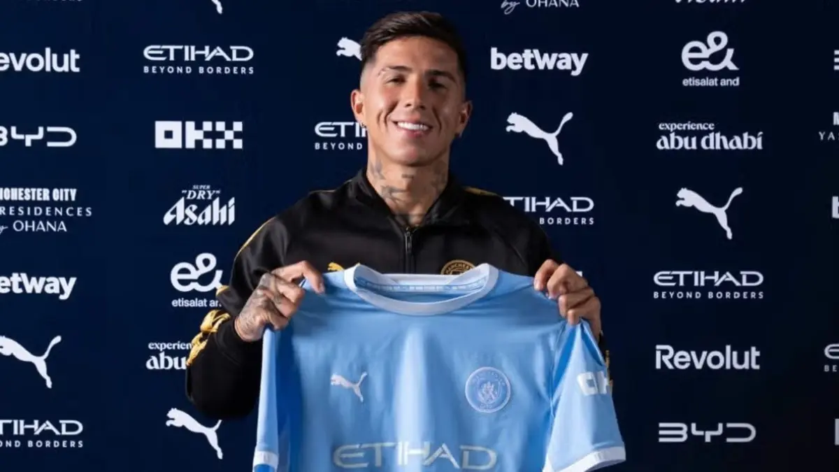 Gelandang berbakat asal Argentina, Enzo Fernandez resmi meninggalkan Chelsea dan bergabung dengan Manchester United dengan mahar yang fantastis. (Sumber: Man City)