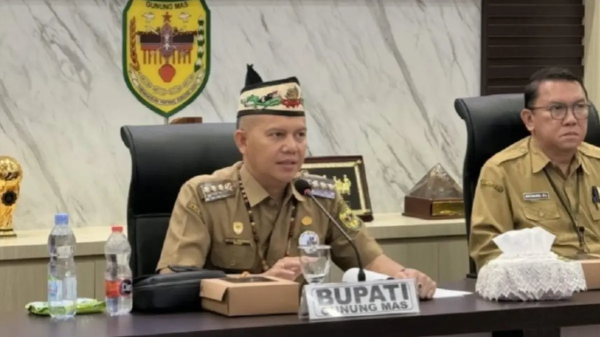 Bupati Gunung Mas Jaya S Monong
