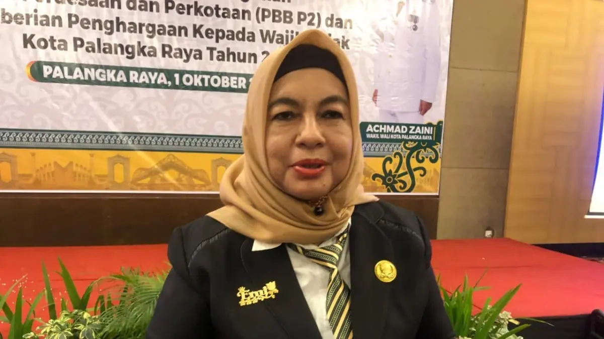 Kepala Bapenda Palangka Raya, Emi Abriyani soal pendapatan sektor pajak.(Kamila/Kalteng Pos)