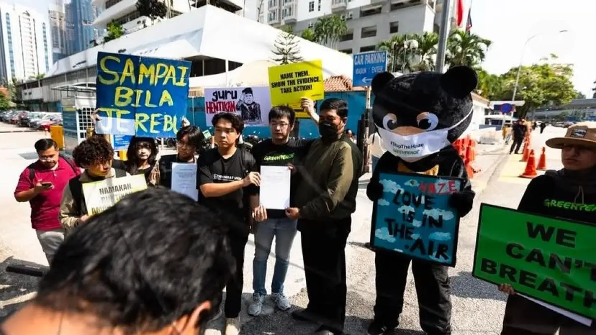 Demo soal kabut asap di Kedubes RI.(Greenpeace Indonesia)