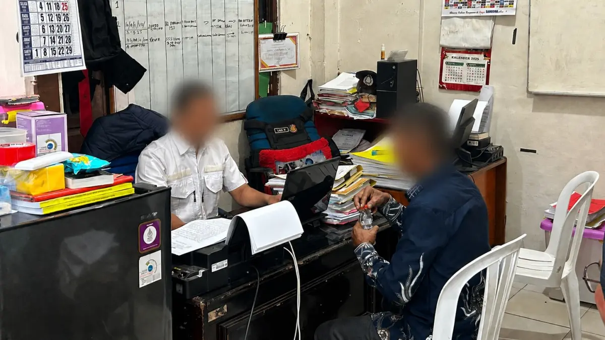 Penyidik memeriksa pelaku pembakar lahan.(Humas)