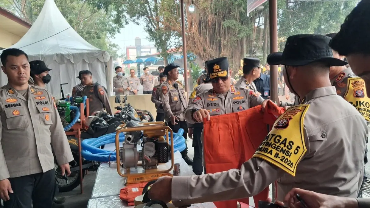 Wakapolri Komjen Pol Prof Dr Dedi Prasetyo meninjau sarpras Polda Kalteng.(Agus Pramono/kaltengpos.jawapos.com)