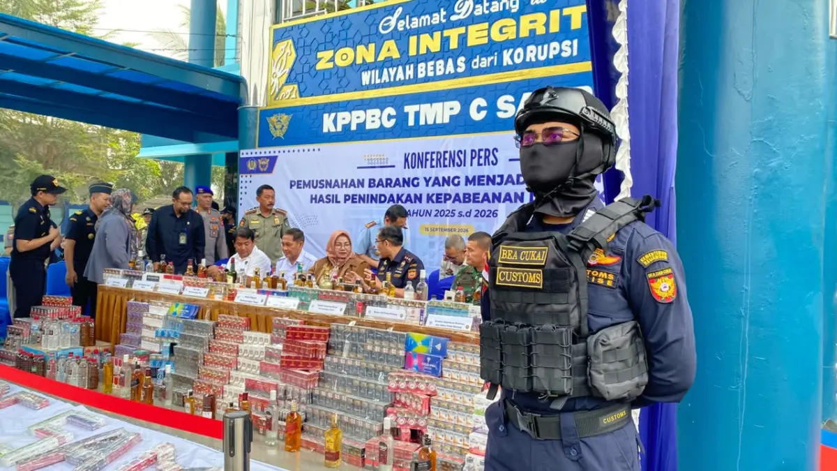 Penindakan rokok ilegal oleh Bea Cukai.(Miftahul Ilma/kaltengpos.jawapos.com)