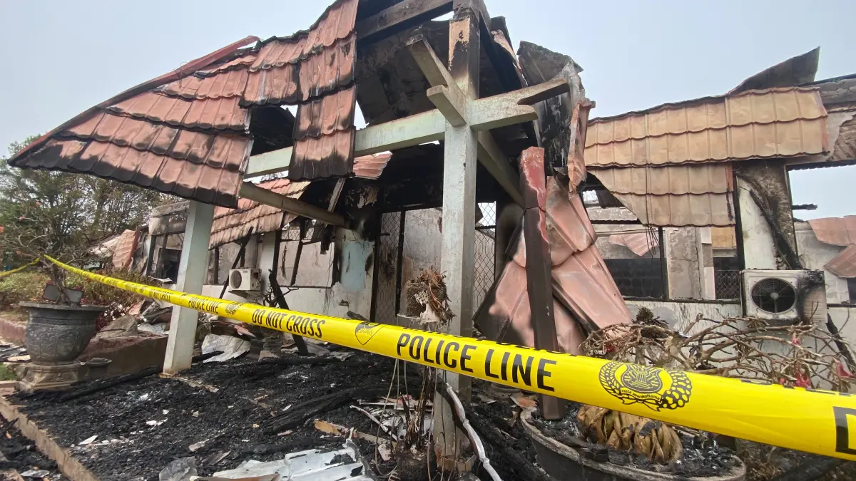 Bangunan SMAN 1 Cempaga terbakar.(Miftahul Ilma/kaltengpos.jawapos.com)