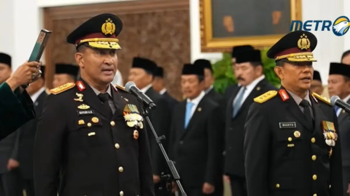 Jenderal Suyudi Ario Seto dan Komjen Pol Wahyu Hadiningrat sebagai Wakapolri.