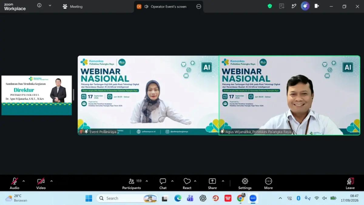 PEMBUKAAN WEBINAR : Direktur Poltekkes Kemenkes Palangka Raya Dr. Agus Wijanarka, S.Si.T., M.Kes. saat mengikuti rangkaian pembukaan webinar secara daring. FOTO POLTEKKES