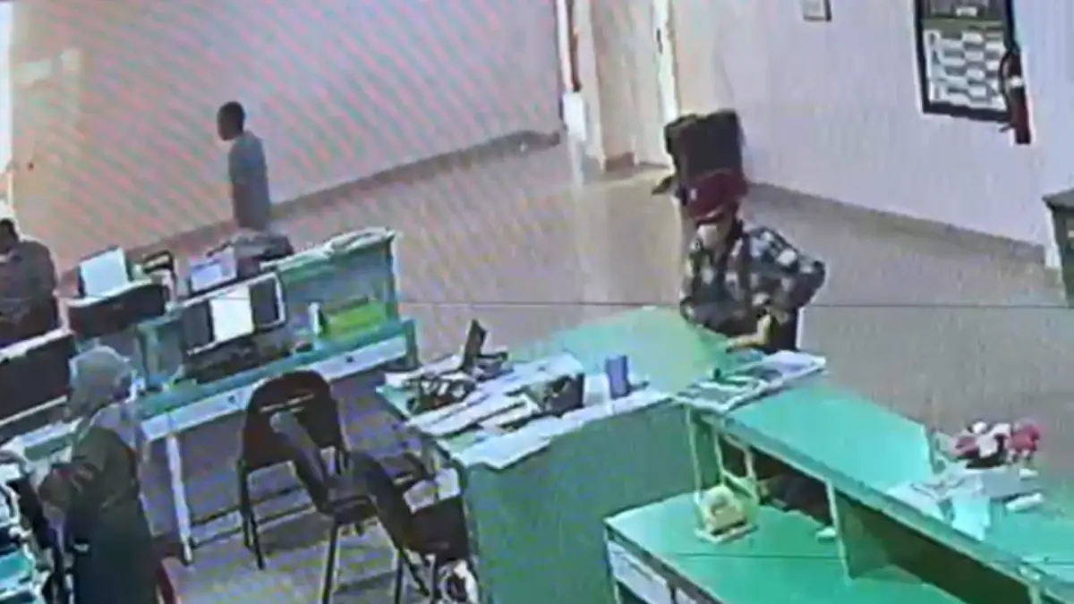 Pencurian tas oleh pasien di RSUD Murjani.(CCTV)